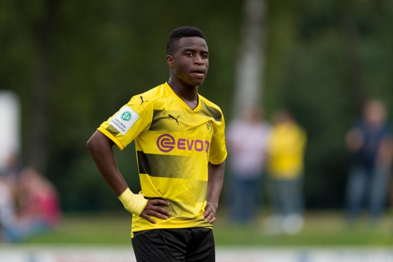 Youssoufa Moukoko by jednou mohl být velkou fotbalovou hvězdou. Skutečně mu ale je dvanáct? Youssoufa Moukoko by jednou mohl být velkou fotbalovou hvězdou. Skutečně mu ale je dvanáct?