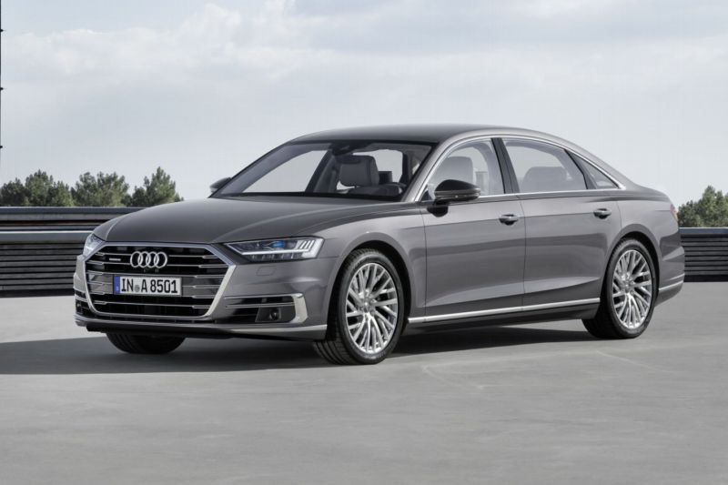 Audi A8 dokáže jet samo v dopravní koloně i zaparkovat. 