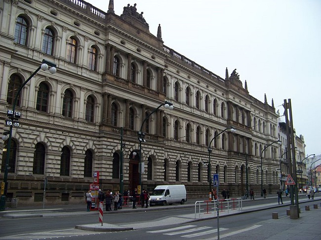 Budova Akademie věd ČR v Praze.