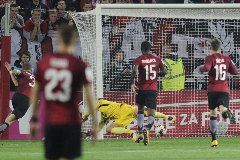 Sparťanský gólman Martin Dúbravka. 