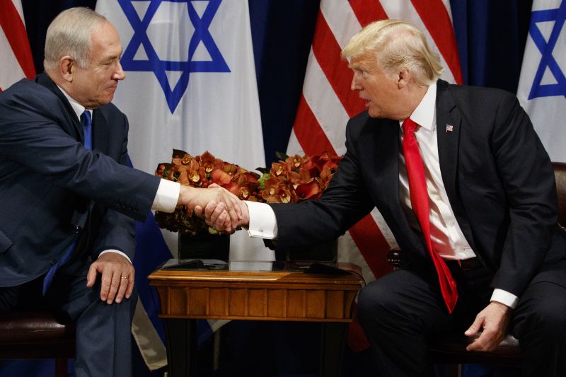 Izraelský premiér Benjamin Netanjahu (vlevo) a americký prezident Donald Trump.