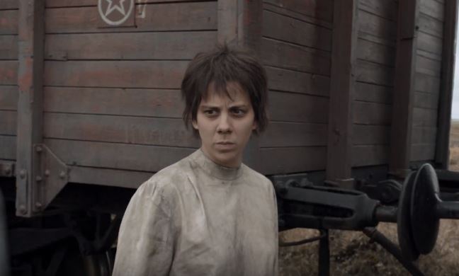 Zpěvačka Aneta Langerová jako ruská básnířka Anna Barkovová. Zpěvačka Aneta Langerová jako ruská básnířka Anna Barkovová.