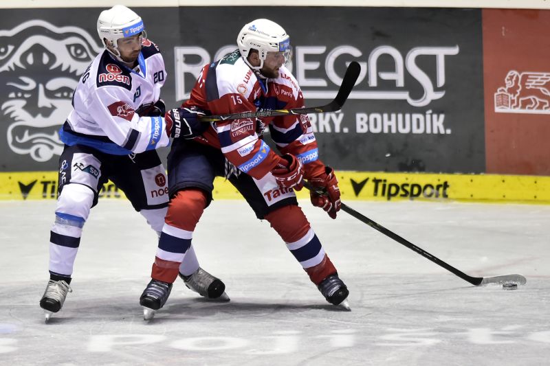 Marek Trončinský (vpravo) dostal napomenutí od disciplinární komise.