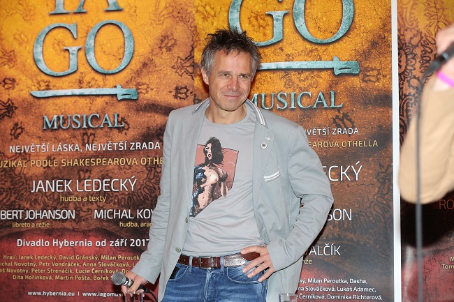 Janek Ledecký.