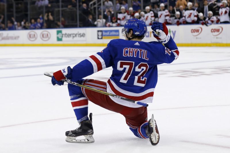 Premiéra jako hrom! Filip Chytil začal v Rangers vítězným gólem. Premiéra jako hrom! Filip Chytil začal v Rangers vítězným gólem.