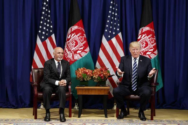 Prezident Afghánistánu Ašraf Ghaní (vlevo) a americký prezident Donald Trump. Prezident Afghánistánu Ašraf Ghaní (vlevo) a americký prezident Donald Trump.