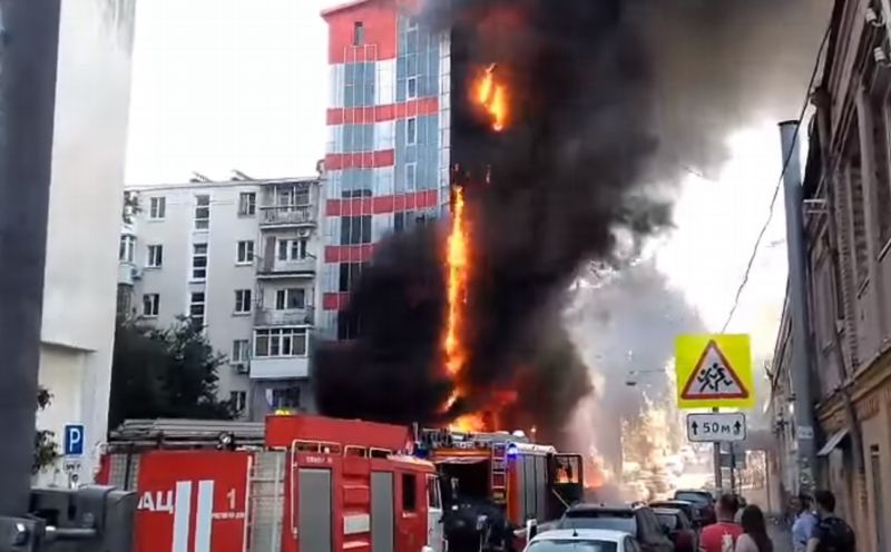 Požár desetipatrového hotelu. Požár desetipatrového hotelu.