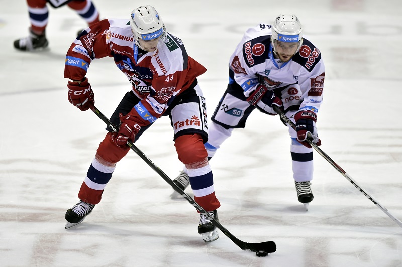 HC Dynamo Pardubice proti Pirátům Chomutov ve třetím kole hokejové extraligy.