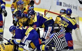 Zlín přivítal na vlastním ledě Litvínov. Zlín přivítal na vlastním ledě Litvínov.