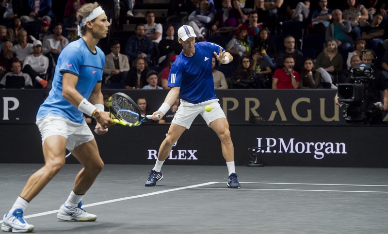 Berdych s Nadalem si v pátek zkusili čtyřhru a proti týmu světa prohráli. Berdych s Nadalem si v pátek zkusili čtyřhru a proti týmu světa prohráli.