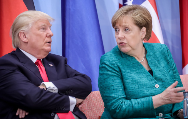 Donald Trump a Angela Merkelová.