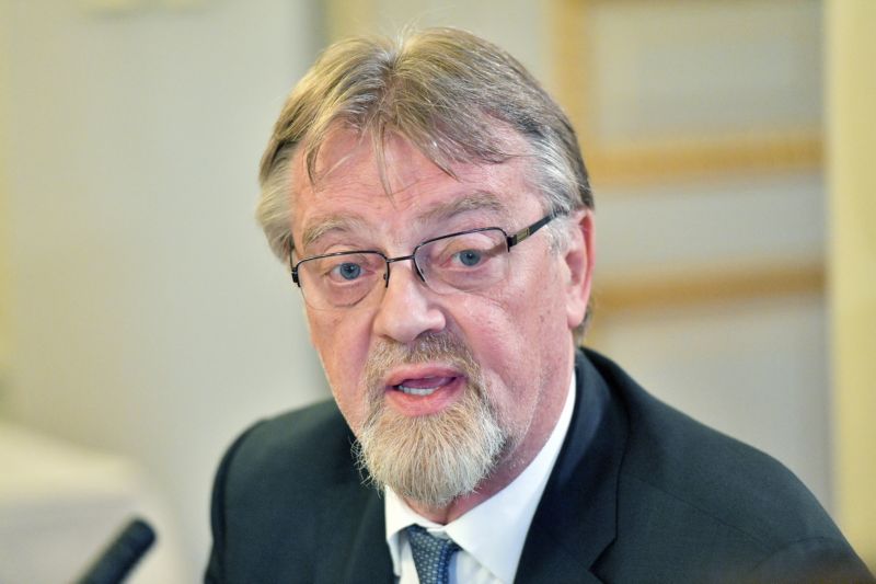 Ministr školství Stanislav Štech.