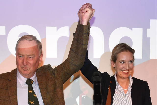 Alexander Gauland a Alice Weidelová z AfD.