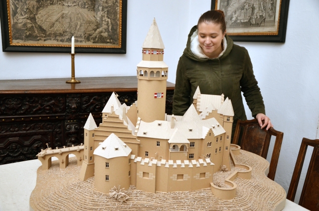 Na snímku model hradu.