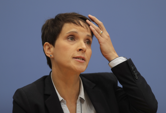 Předsedkyně protiimigrační a protiislámské Alternativy pro Německo Frauke Petryová.