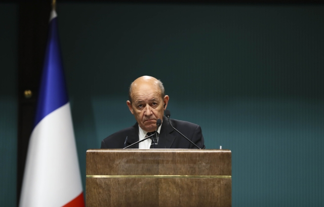 Francouzský ministr zahraničí Jean-Yves Le Drian. Francouzský ministr zahraničí Jean-Yves Le Drian.