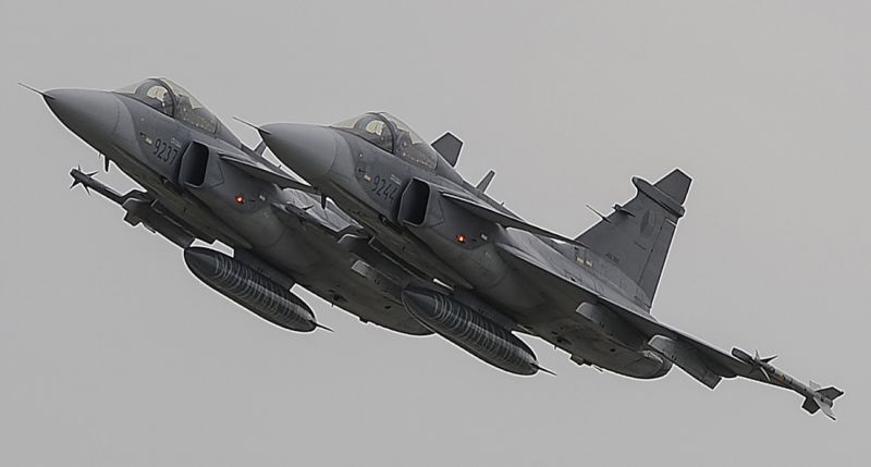 Stíhačky Saab Jas-39 C Gripen.
