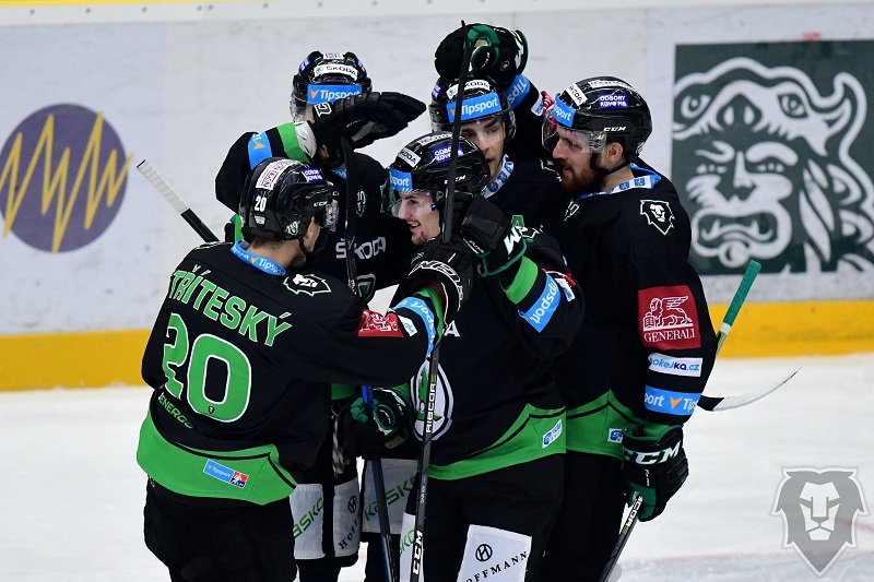 BK Mladá Boleslav slaví branku proti soupeři z Litvínova v osmém kole hokejové extraligy. BK Mladá Boleslav slaví branku proti soupeři z Litvínova v osmém kole hokejové extraligy.