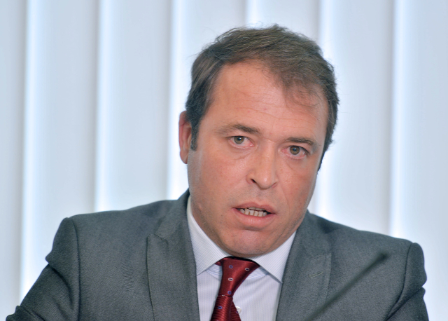 Mark Rieder. 
