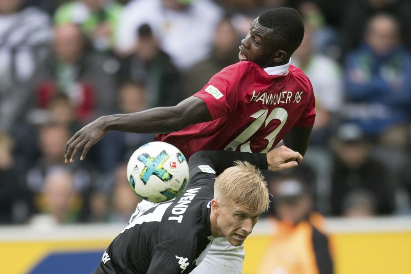Fotbalisté Hannoveru si připsali první porážku.