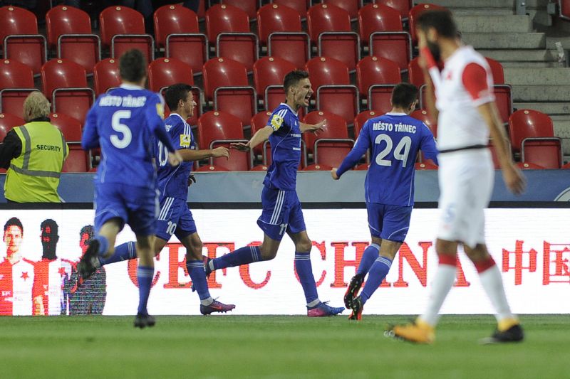 Fotbalisty nakoplo pohárové utkání se Slávií a v lize válí.