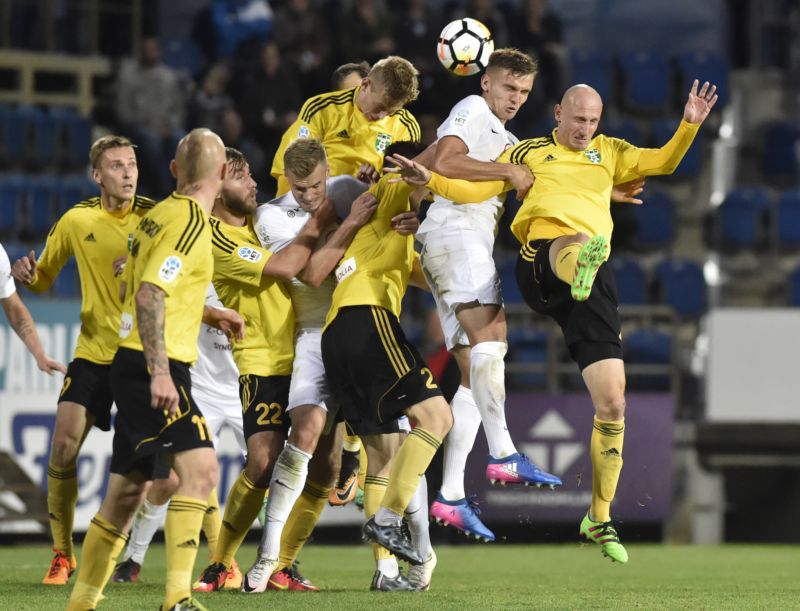 Karviná předvedla na Slovácku ukázkový defenzivní fotbal. Karviná předvedla na Slovácku ukázkový defenzivní fotbal.