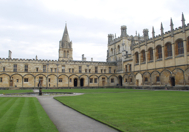 Oxfordská univerzita.