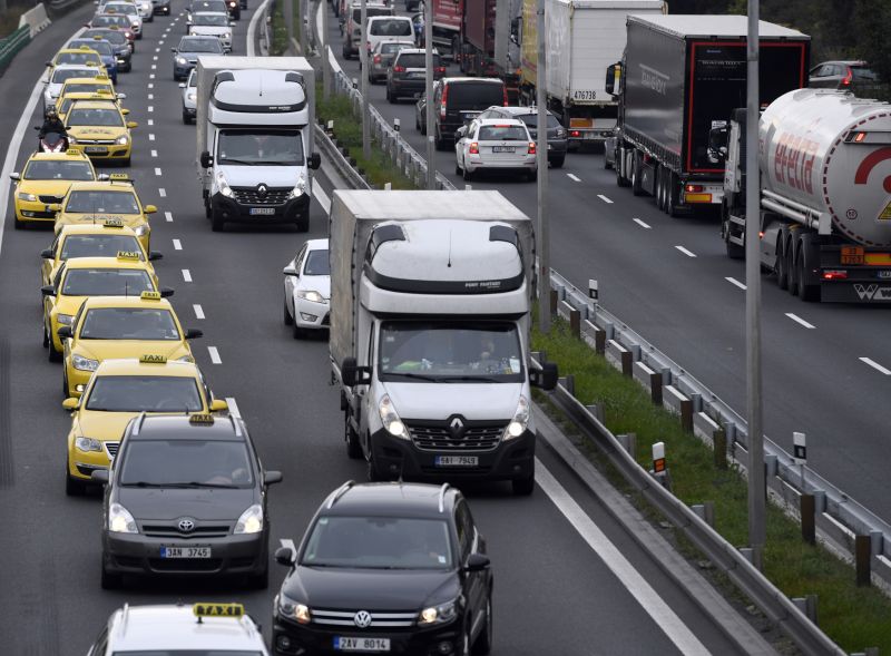 Protest taxikářů proti Uberu.