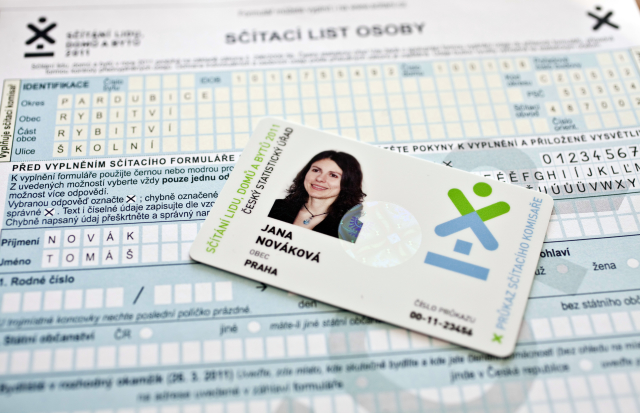 Formulář a průkaz komisaře ke Sčítání lidu, domů a bytů 2011. Formulář a průkaz komisaře ke Sčítání lidu, domů a bytů 2011.