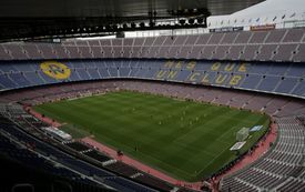 Tribuny zející prázdnotou na zápase Barcelony s Las Palmas.