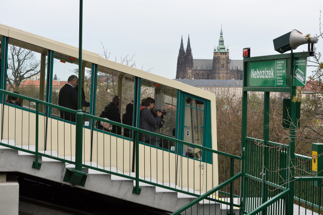 Lanová dráha na Petřín. Lanová dráha na Petřín.