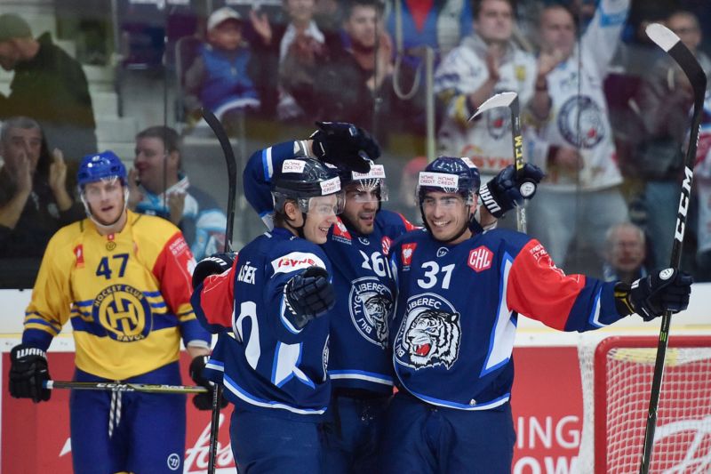 Liberec se raduje z jedné z branek do sítě Davosu. 