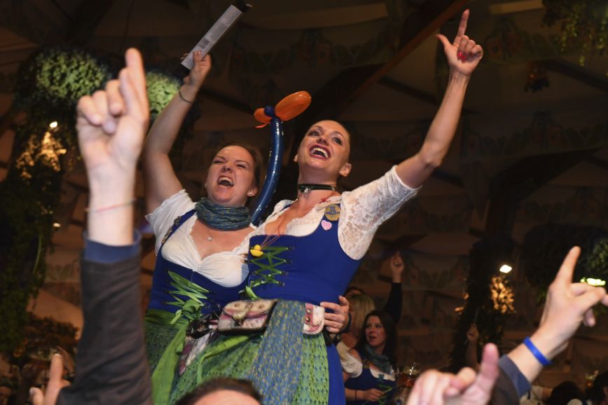 Oktoberfest provázelo nezřídka bujaré veselí.
