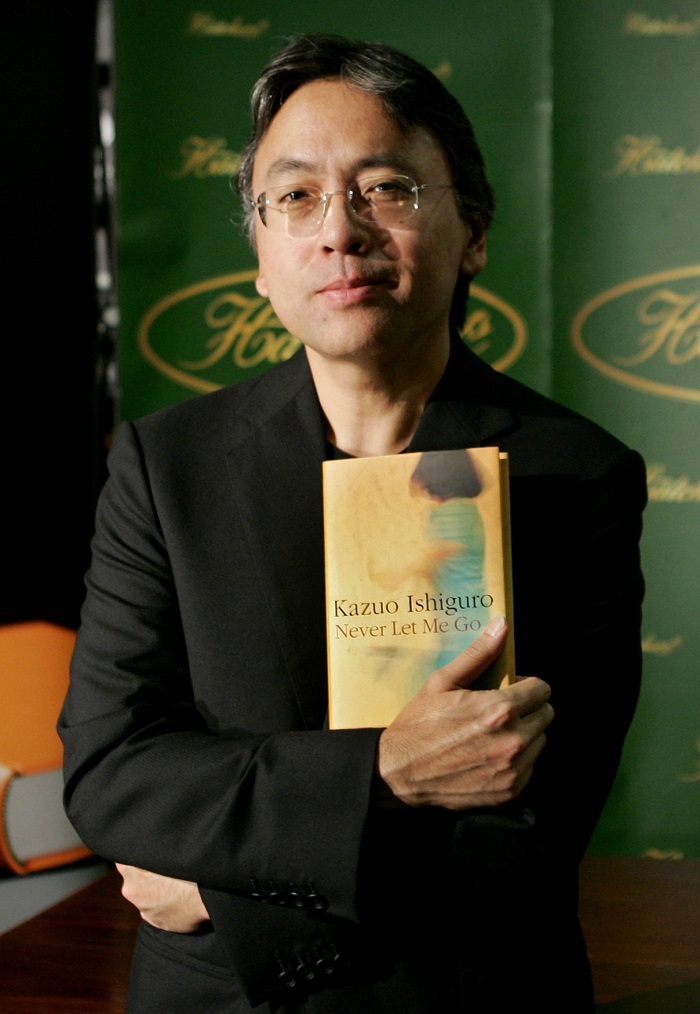 Britský spisovatel japonského původu Kazuo Ishiguro. Britský spisovatel japonského původu Kazuo Ishiguro.