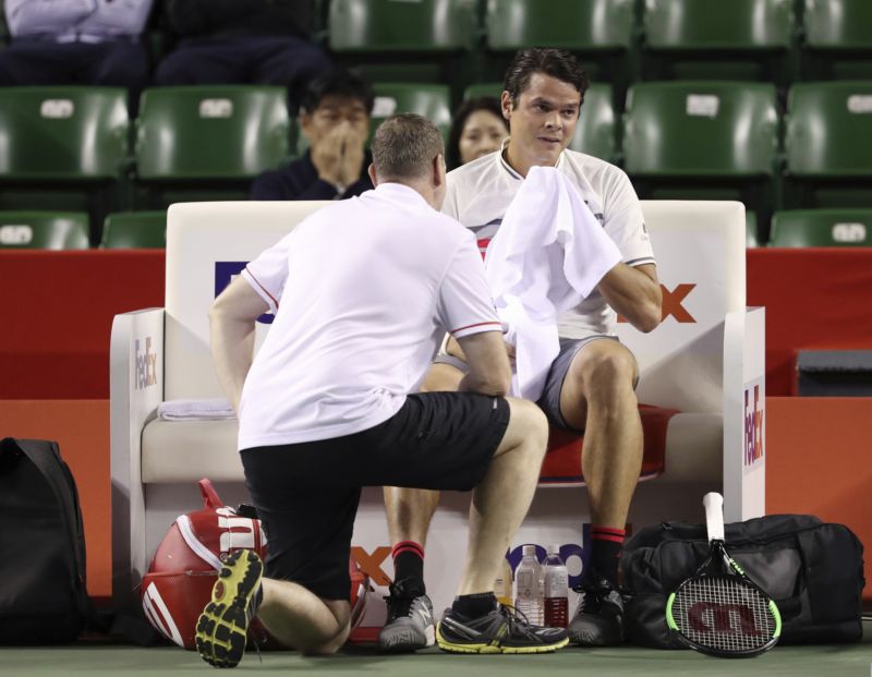 Milos Raonic si poranil lýtko.