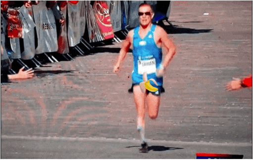 Jozef Urban v cíli maratonu ukázal, co by mělo být skryto.