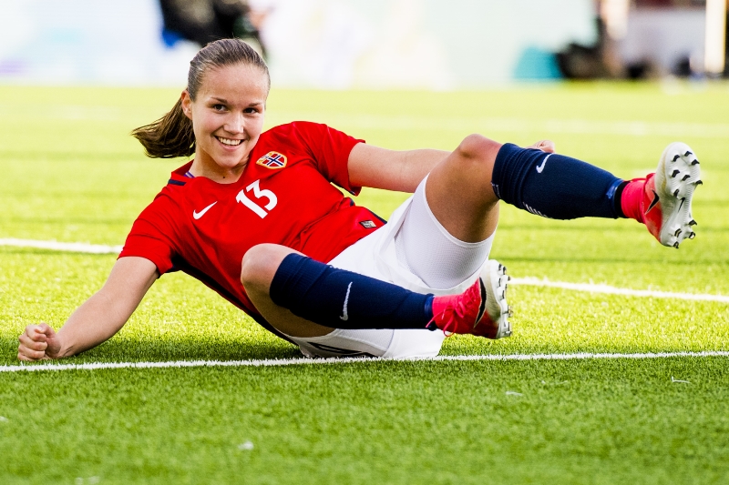 Norské fotbalistky dostanou přidáno.