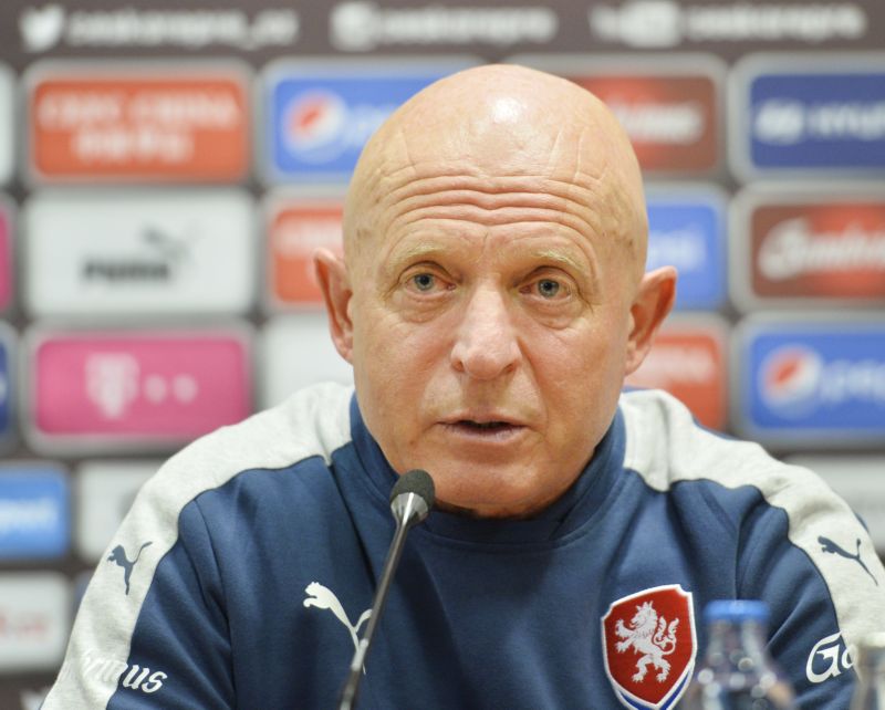 Trenér české fotbalové reprezentace Karel Jarolím.