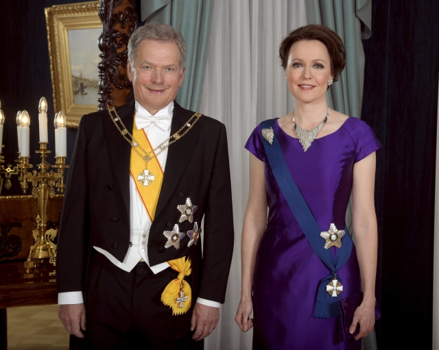 Finský prezident Sauli Niinistö se svou manželkou Jenni Haukiovou.