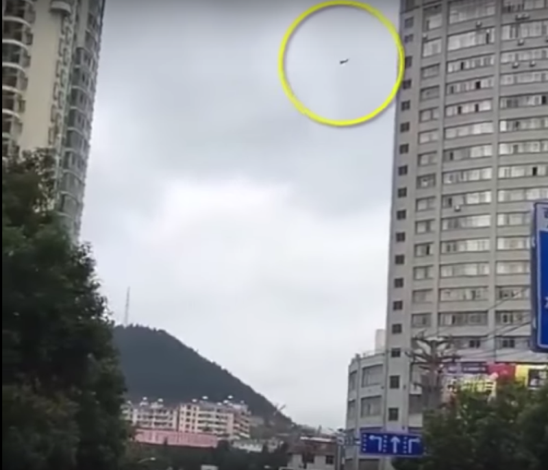 Muž se snažil vyhnout placení za hotel dost nebezpečným způsobem. Muž se snažil vyhnout placení za hotel dost nebezpečným způsobem.