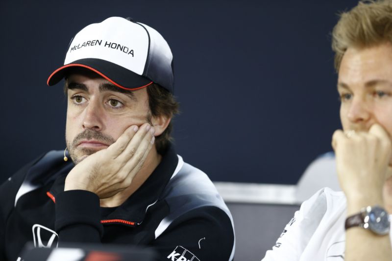 Fernando Alonso a Nico Rosberg v domě, kdy závodili proti sobě. 
