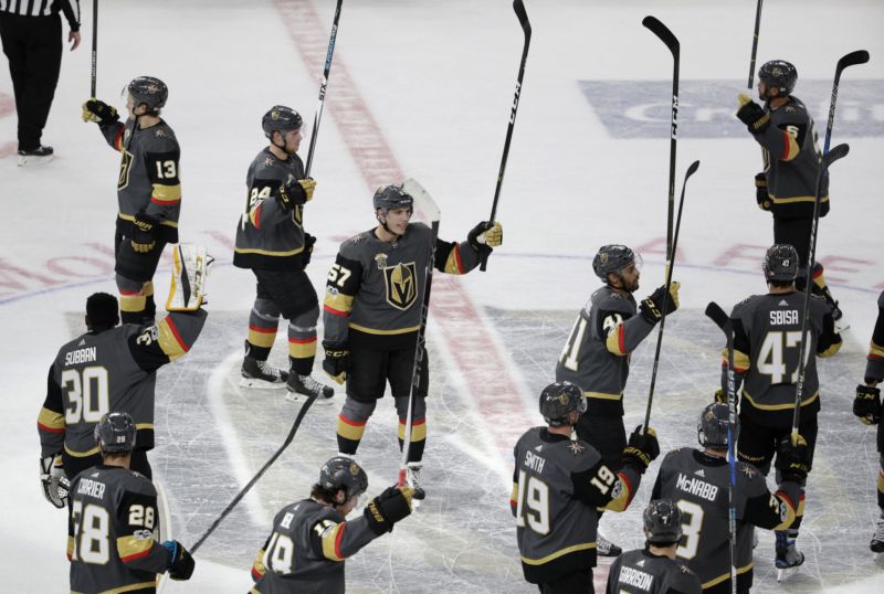 Tři zápasy, tři výhry. Hráči Vegas jsou zatím v NHL stoprocentní. Tři zápasy, tři výhry. Hráči Vegas jsou zatím v NHL stoprocentní.