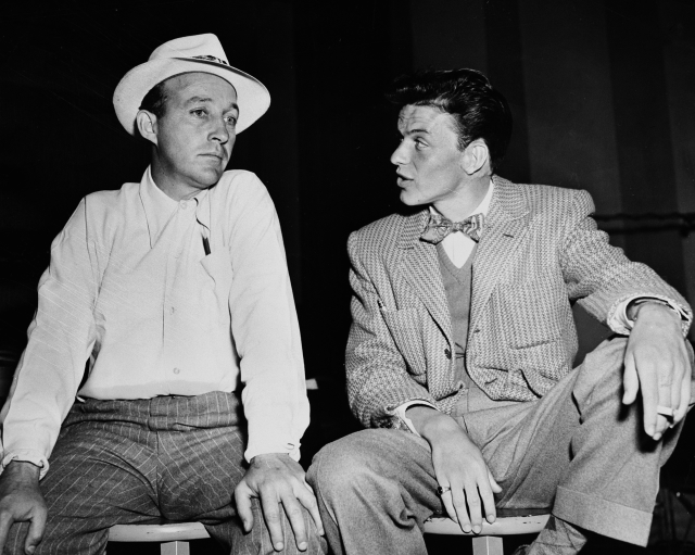 Bing Crosby (vlevo), Frank Sinatra (vpravo).