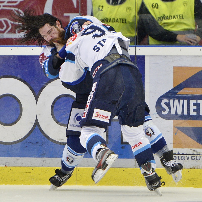 Plzeňský hokejista Ryan Hollweg. 