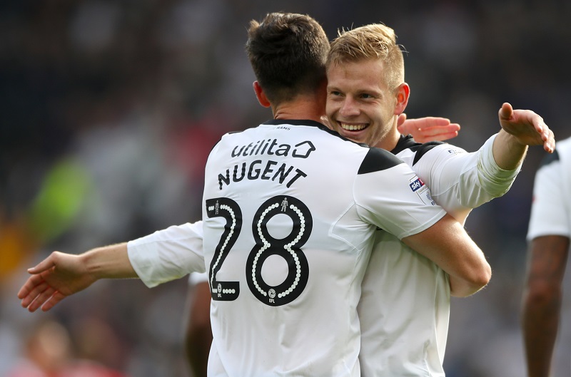 Matěj Vydra se raduje z gólu do sítě Nottinghamu.
