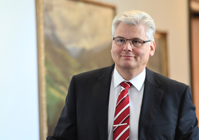 Ministr zdravotnictví Miloslav Ludvík.
