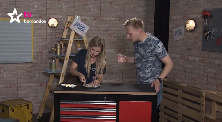Kutilové Adam a Lucie poradí, jak na tvrdé máslo. Kutilové Adam a Lucie poradí, jak na tvrdé máslo.