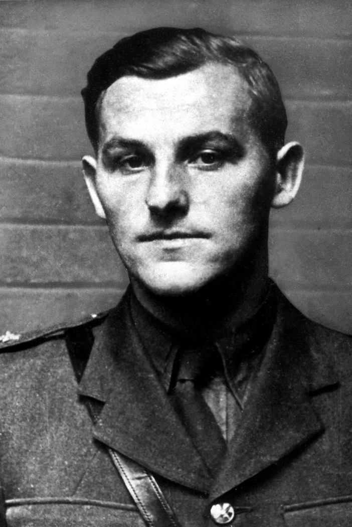 Adolf Opálka, narozen 4. ledna 1915 v Resicích u Moravského Krumlova. Povýšen in memoriam 1.12.1945 na štábního kapitána pěchoty, vyznamenán válečným křížem 1939.