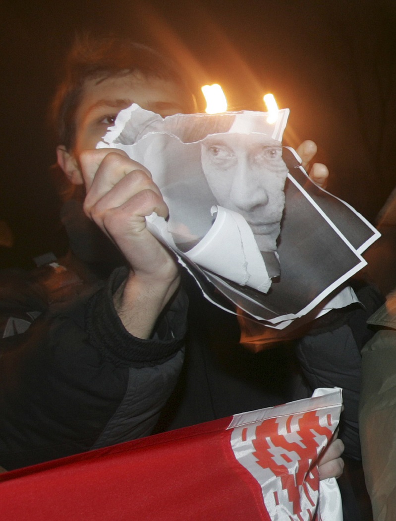 Protest proti ruskému prezidentovi Vladimiru Putinovi v běloruském Minsku.