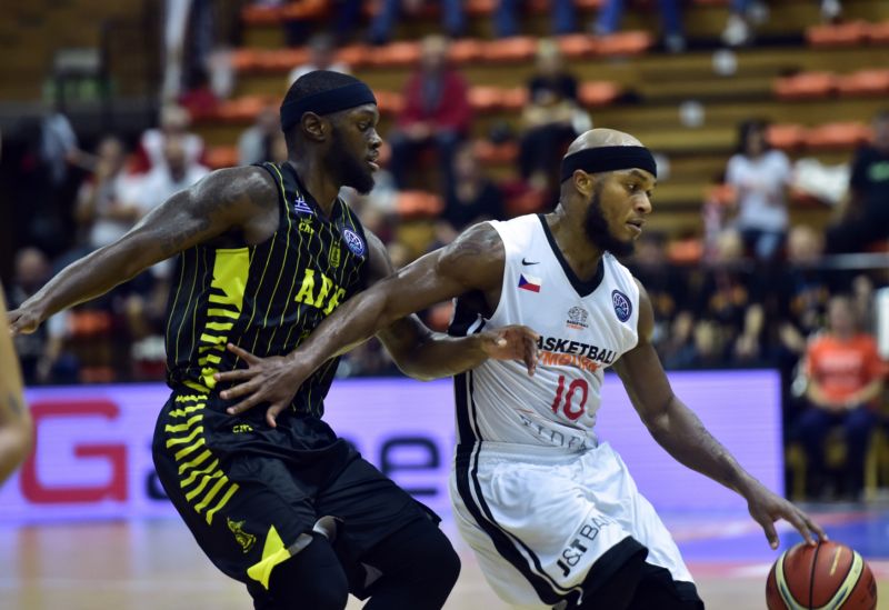 Basketbalisté Nymburka porazili v Lize mistrů Aris Soluň.